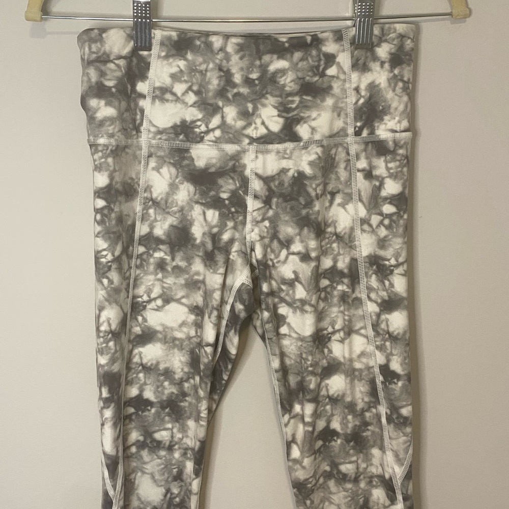 Athleta grey and white tie dye leggings never worn